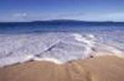 Valuri cu spuma asta alba