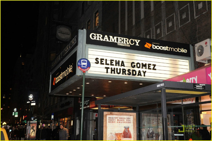 selena-gomez-gramercy-concert-14