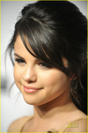 selena-gomez-release-party-12