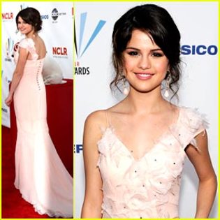 selena-gomez-alma-awards