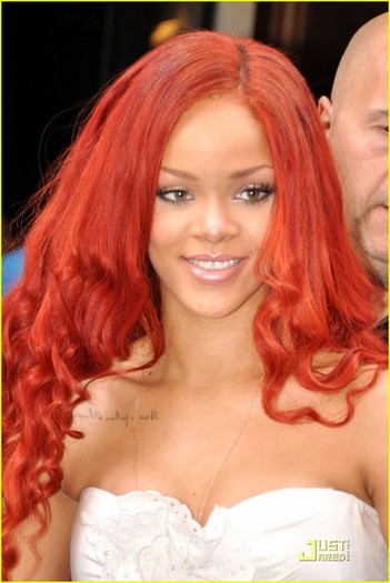 Rihanna (37) - x - Rihanna
