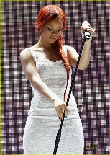 Rihanna (43)
