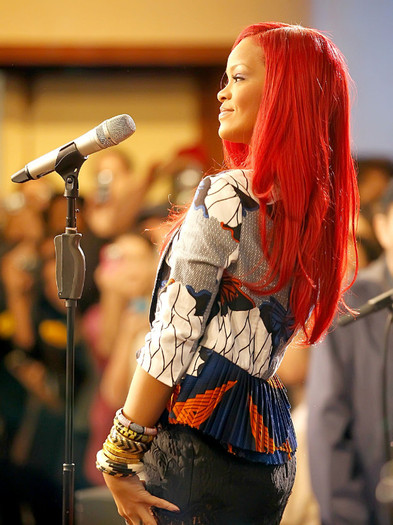 Rihanna (60) - x - Rihanna