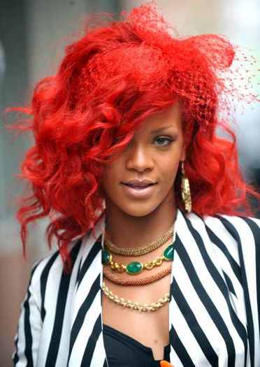 Rihanna (73)