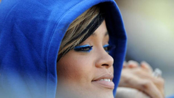 Rihanna (77)