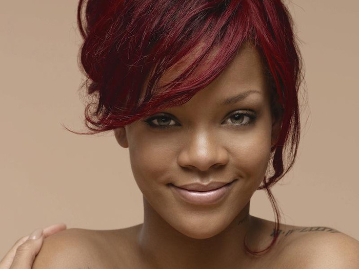 Rihanna (78)