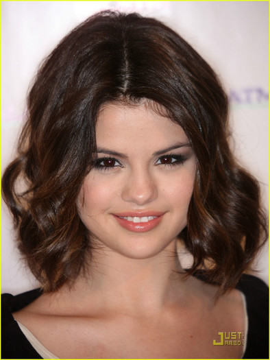 selena-gomez-magic-of-mentoring-09 - Selena Gomez Believes The Magic of Mentoring