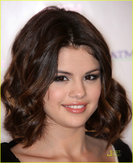 selena-gomez-magic-of-mentoring-13 - Selena Gomez Believes The Magic of Mentoring