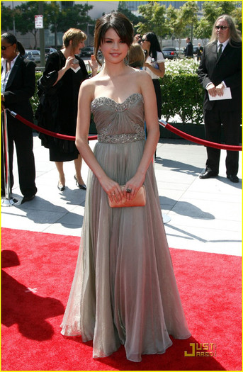 selena-gomez-creative-arts-emmys-12