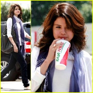 selena-gomez-baja-fresh - Selena Gomez is Baja Beautiful