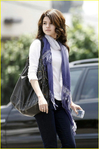 selena-gomez-baja-fresh-beauty-19