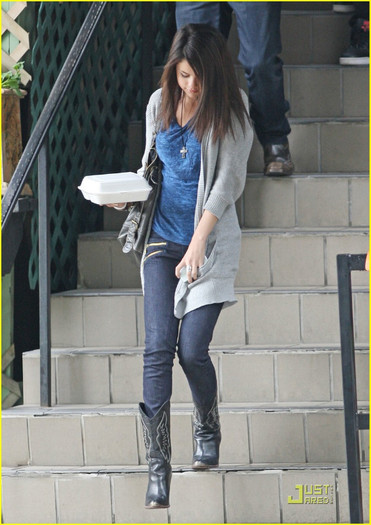 selena-gomez-hutch-dano-06 - Selena Gomez Hangs with Hutch Dano