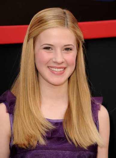 Caroline+Sunshine+Premiere+Walt+Disney+Pictures+WvLNFQ5JqVul - Caroline Sunshine