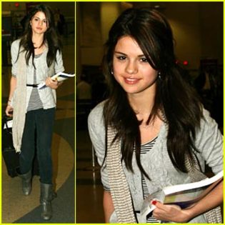 selena-gomez-lsat-workbook - Selena Gomez is LSAT Lovely