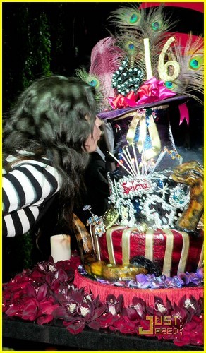 selena-gomez-sweet-sixteen-04 - Selena Gomez Celebrates Her Sweet 16