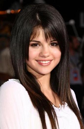 selena-gomez-and-bangs-gallery