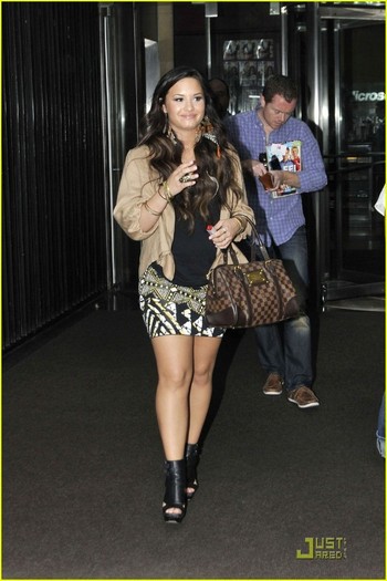 demi-lovato-manhattan-meeting-01 - disney actress 2