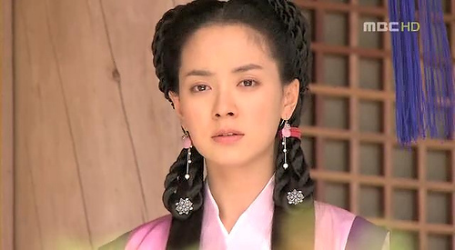 De ce seman eu cu Regina Noguk? - 000 JUmong Si Kim Suro au o oarecare asemanare 000