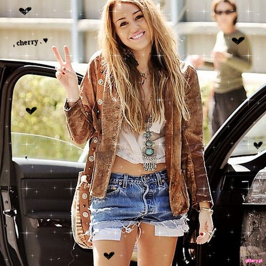 38644606_UVDEQUSQF - MILEY CIRUS