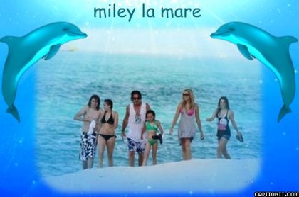 captionit1082459793D31 - MILEY CIRUS