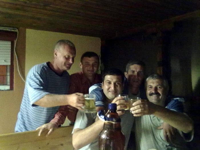 conducerea clb.Soimii Floresti; in frunte cu Pres.Socrate si tehn.Nedelea-Zambi(Camp.Maraton Yarl.FCPR,in vizita la noii c
