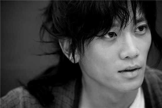 INTERVIEW-Actor-JiSung; Barbat...the best...
