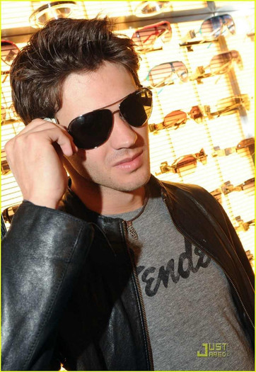 Steven R. McQueen 4