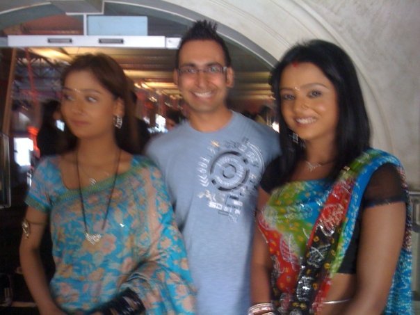 10125_155215114223_704904223_3602682_3793573_n - sara khan sadhna culoarea fericirii