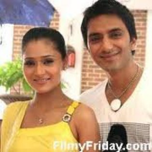 63914_165773200131407_100000961849187_298483_2102588_n - sara khan sadhna culoarea fericirii