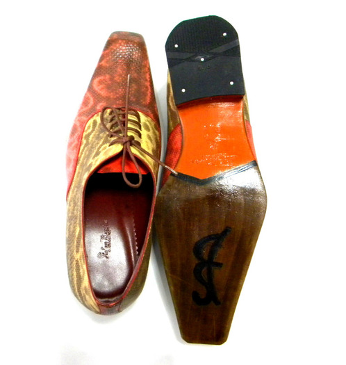 www.stefanburdea.ro; Innovative design and quality of our shoes crowns endeavor hours, time spent with each pair will com
