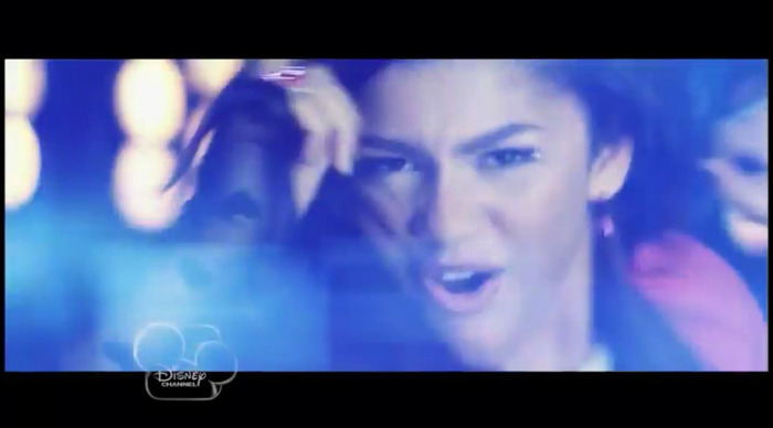 bscap0293 - 0    Bella And Zendaya-Watch Me-ScreenCaps 0