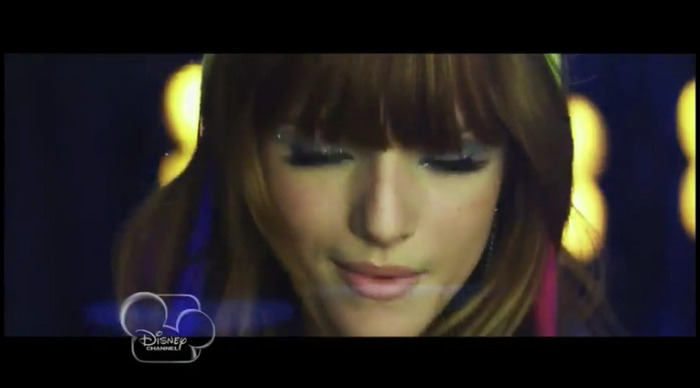bscap0298 - 0    Bella And Zendaya-Watch Me-ScreenCaps 0