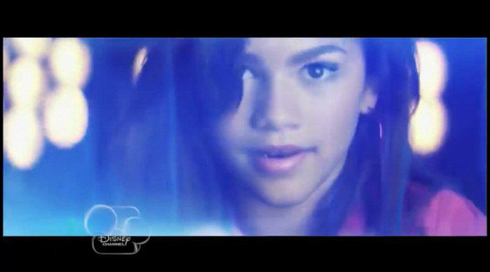 bscap0312 - 0    Bella And Zendaya-Watch Me-ScreenCaps 0