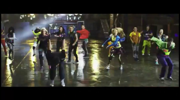 bscap0333 - 0    Bella And Zendaya-Watch Me-ScreenCaps 0