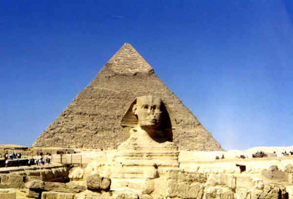 28_-_Sphinx_and_Pyramid - Salut