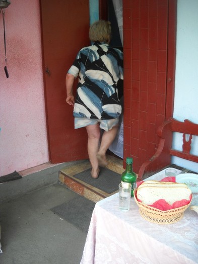 Fug sa mai aduc ceva.........