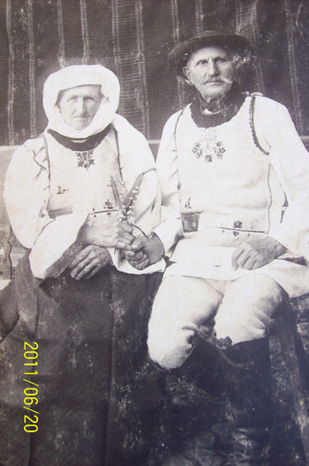 PARASCHIVA SI GHEORGHE SISEA .