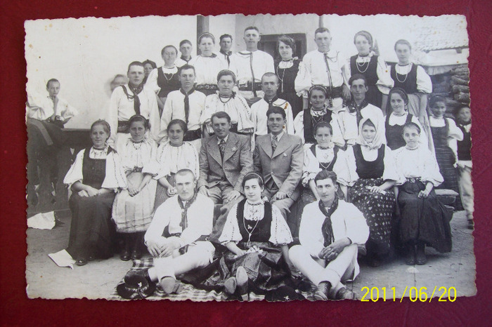 10 mai 1936Tineretul din PALOS,cu dascali TARCEA ION si CODREA GHEORGHE.