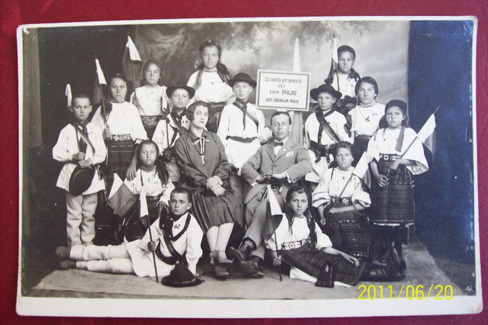 Inv.GHEORGHE CERNEA CU ELEVII SCOLI DIN pALOS,in 20 mai 1927. - POZE VECHI DIN PALOS ARDEAL