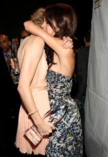 th_33718_SelenaGomez_PeoplesChoiceAwards2011_NokiaTheatreLA_050111_tcc_019_122_156lo - People choice awards 2011-Sel