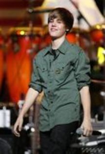 12701850_AYBIFTJLE - justin bieber