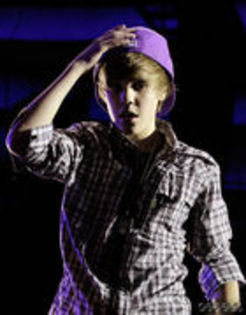 12701856_NWNKVLJGJ - justin bieber