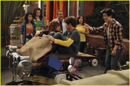images (7) - bella thorne in WOWP