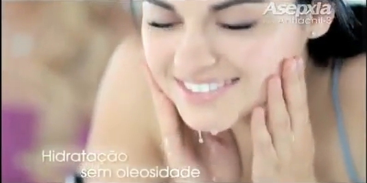 AnahiYMaite (185) - Anahi en Comercial