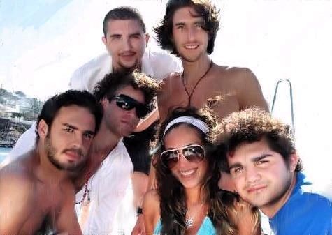 12977316 - 00 Any cu prieteni in Acapulco