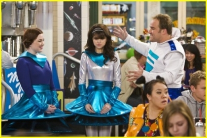 normal_selena-gomez-alien-princess-03 - Wizards Of Waverly Place - Wizard For a Day - Promotional Stills