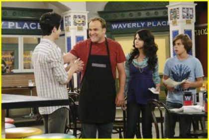 normal_wizards-place-helping-hand-05 - Wizards Of Waverly Place - Helping Hand - Promotional Stills