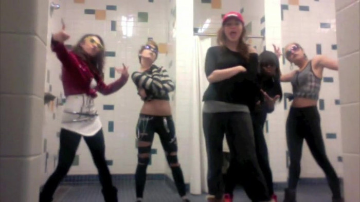 Miley Says Goodbye to Twitter 123