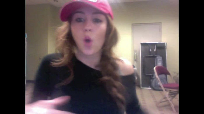 Miley Says Goodbye to Twitter 180