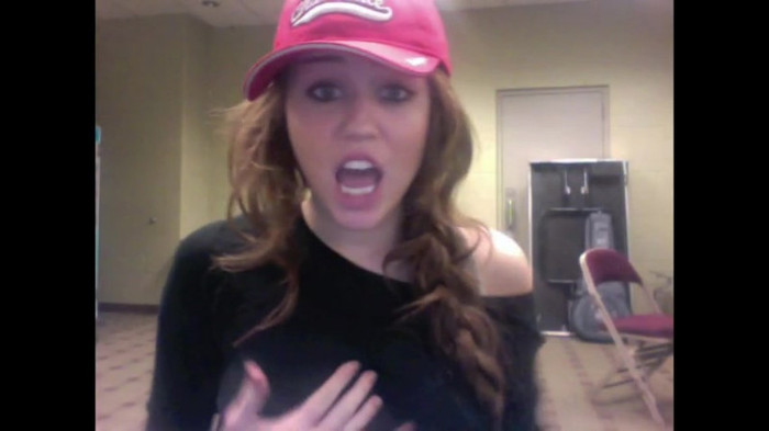 Miley Says Goodbye to Twitter 187